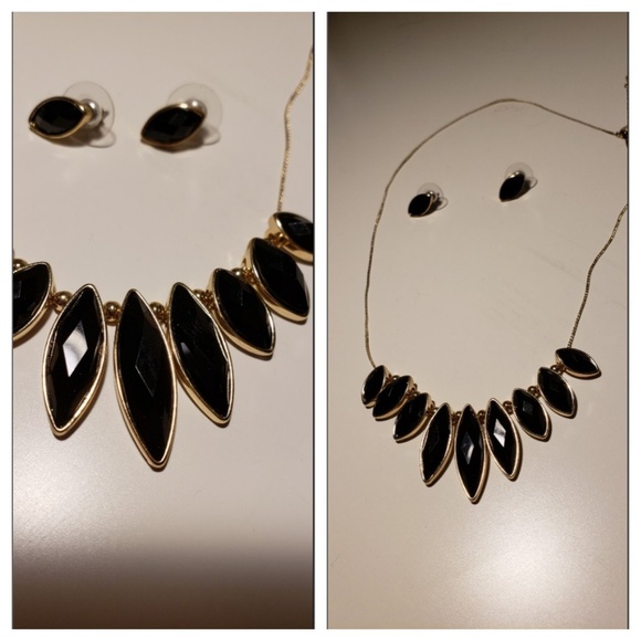 Jewelry - ❤Black and Gold earrings necklace